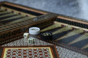 How to Play Backgammon
