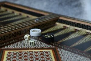 How to Play Backgammon